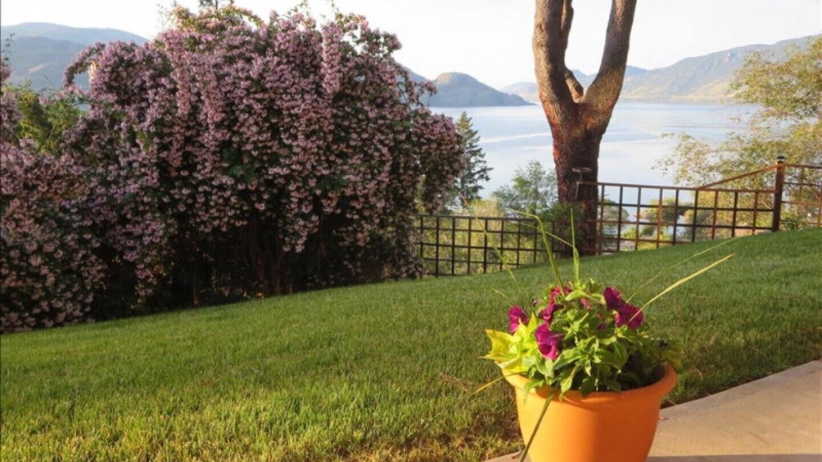 Central Okanagan House | A Comfortable 2 Bedroom Suite for your Vacation in the South/Central Okanagan