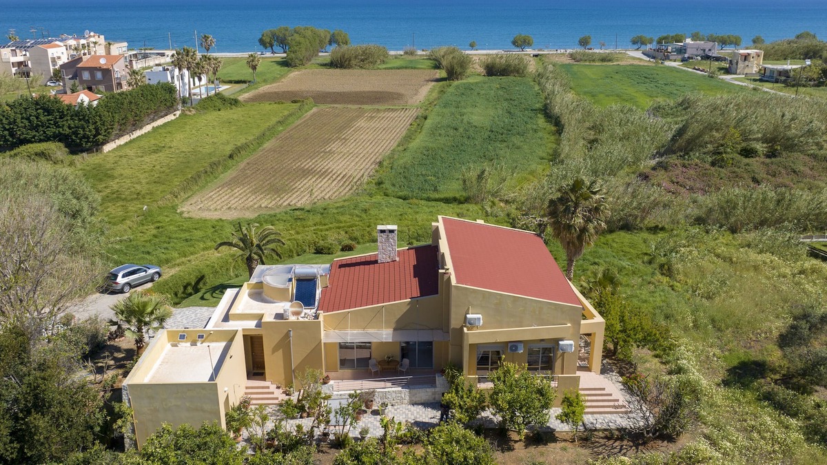 Maleme Villa | A comfortable,sunny villa in nature,listening to the sound of the sea!
