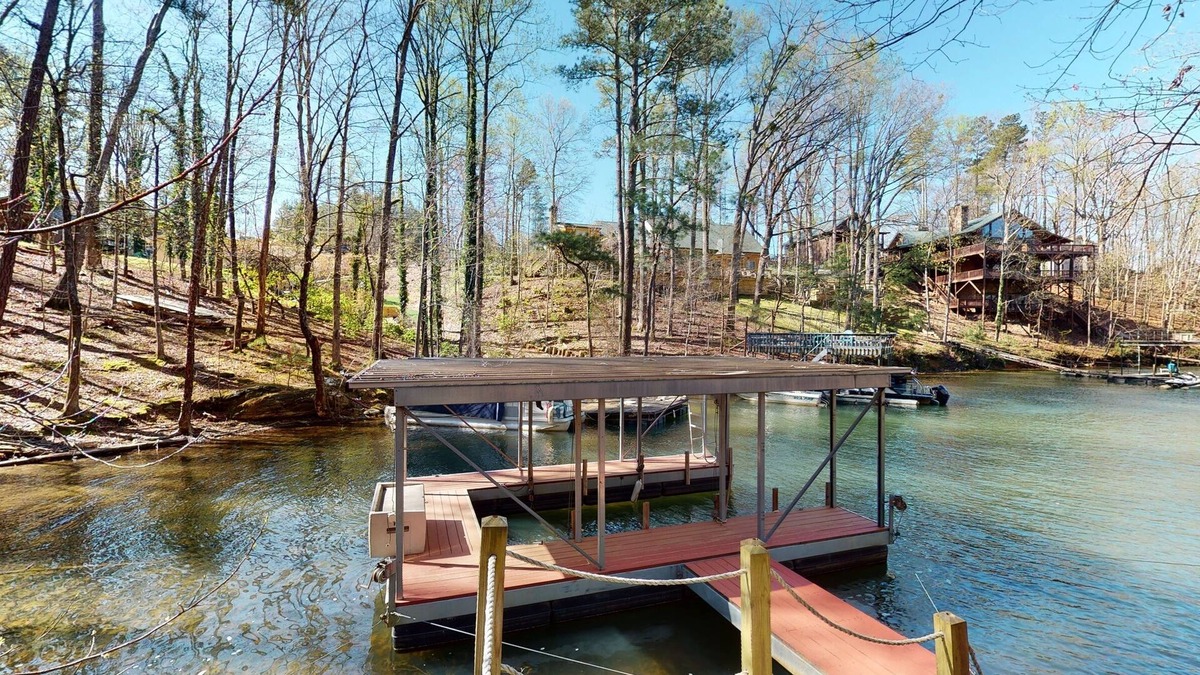 Gainesville House | A Cool Change Too, on Lake Lanier with a dock