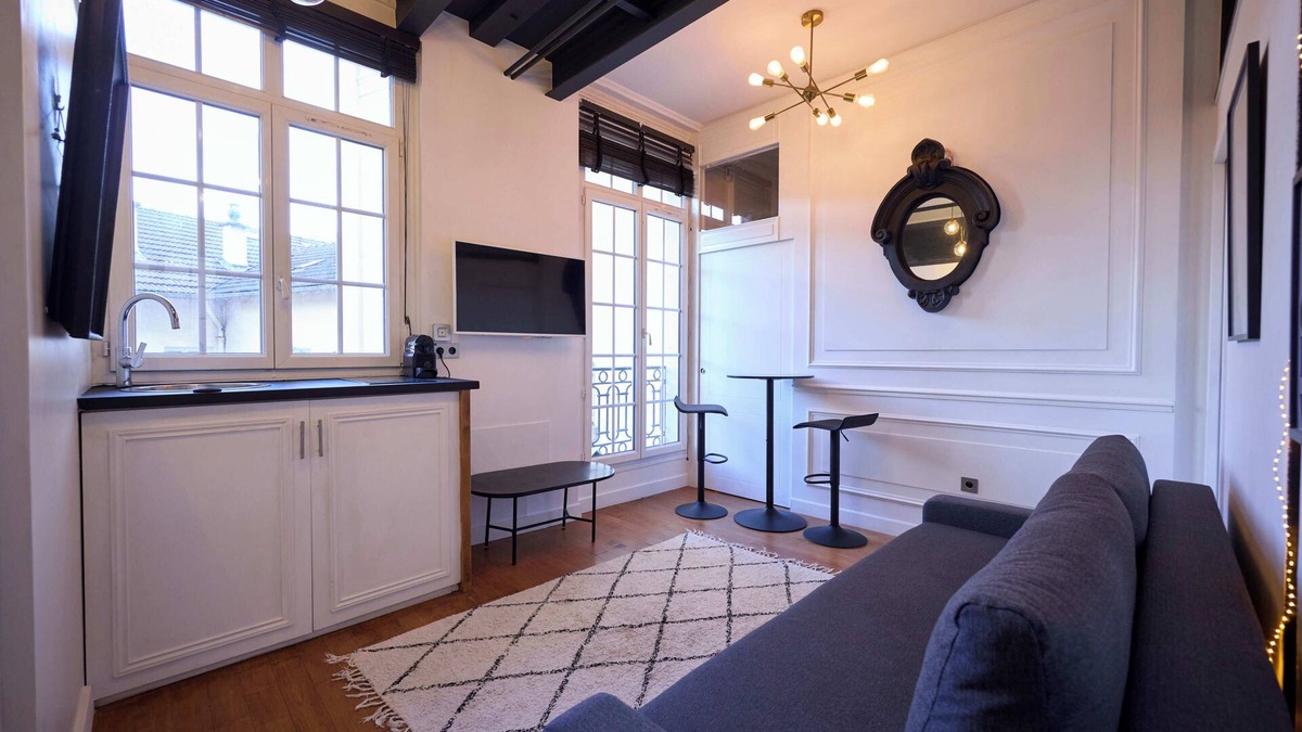 Porte d'Asnieres Apartment | A Cosy Studio In The Heart Of Paris 17 Batignolles Monceau