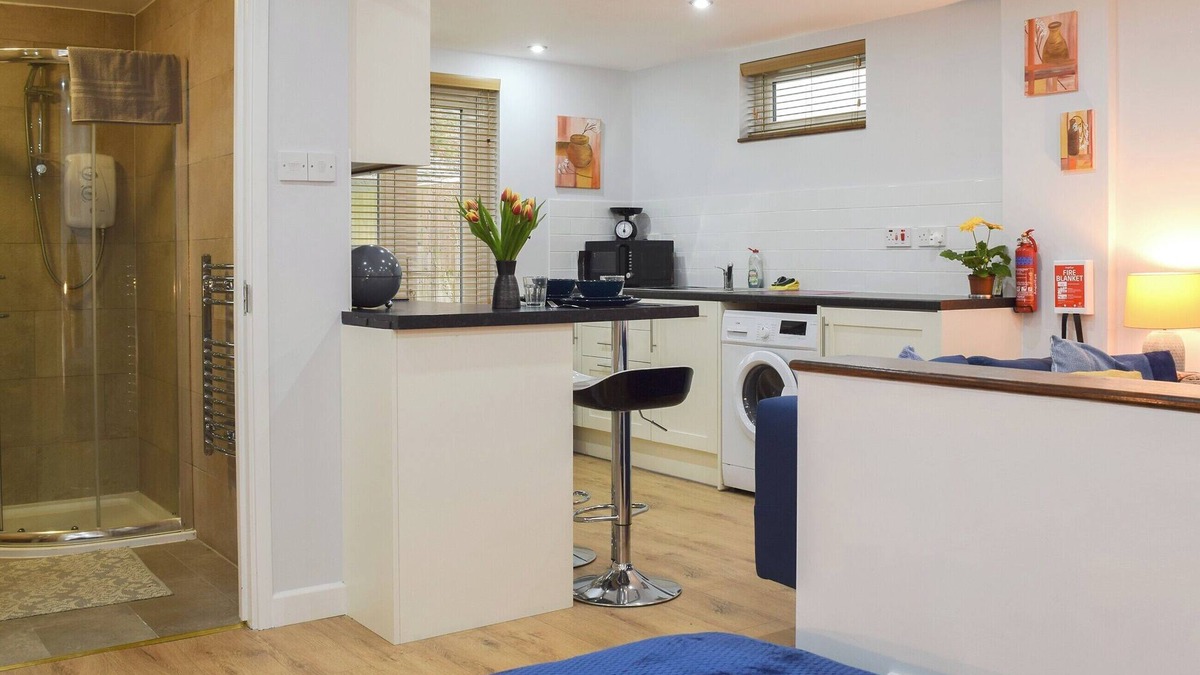 Long Hanborough Cottage | A cosy studio that is perfect for a romantic break away.