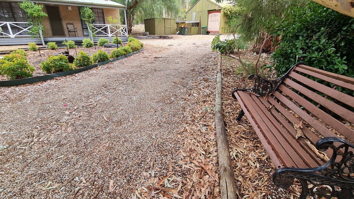 Lyndoch Bed & Breakfast | A cottage with everything you need - Sleeps up to 4 - Pet Friendly