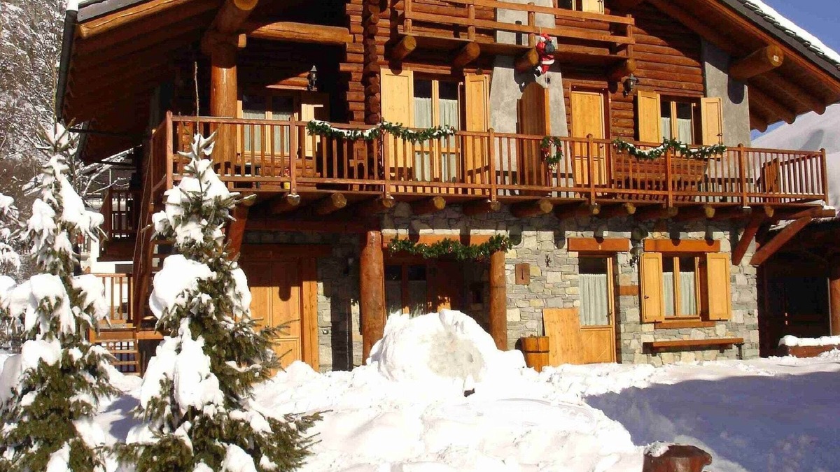 Antey-Saint-Andre Apartment | A Cozy Alpine Retreat