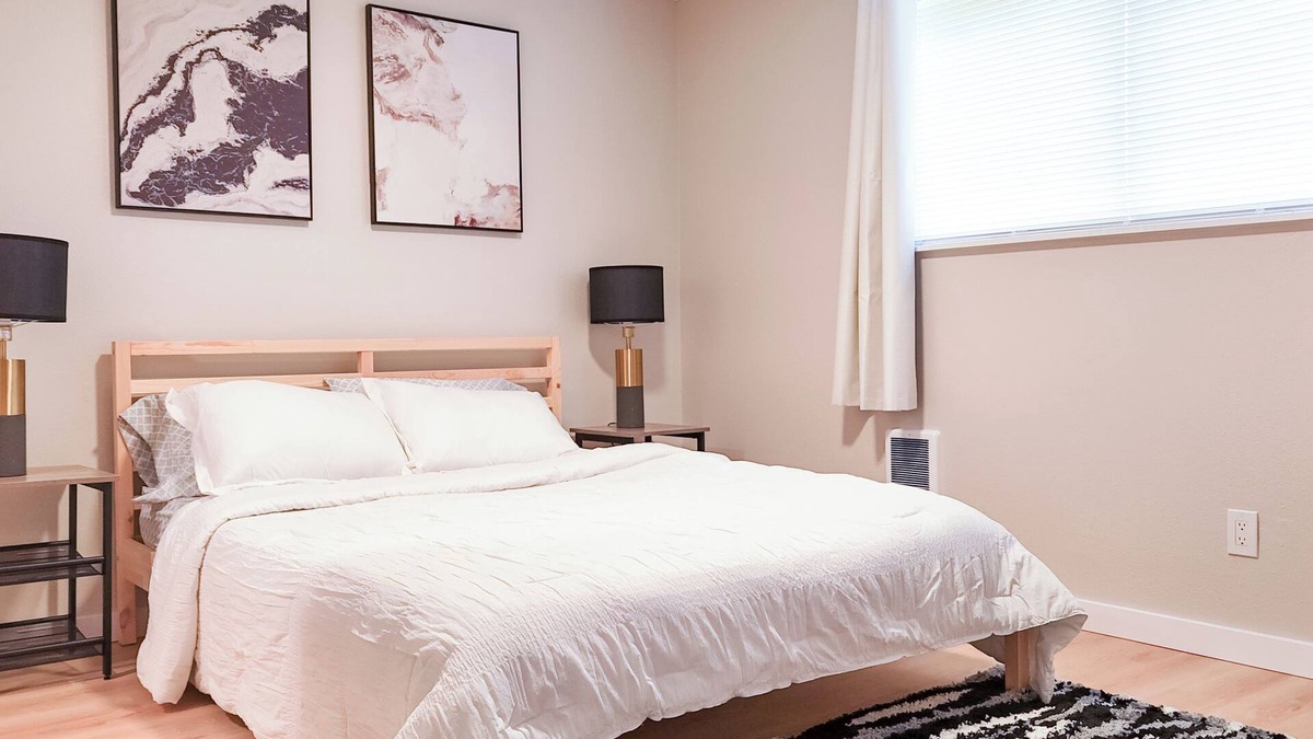 South Tacoma House | A cozy and peaceful centrally Located Triplex 2BD, 1.5 BA