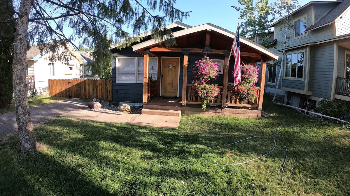 Franklin to the Fort House | A Cozy Escape, Pet Friendly and 10 minutes from Downtown