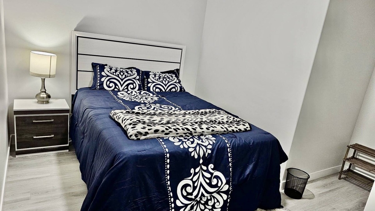 Northwest Edmonton Apartment | A cozy fully furnished 2Bedroom apartments, just 12 mins away from WEM