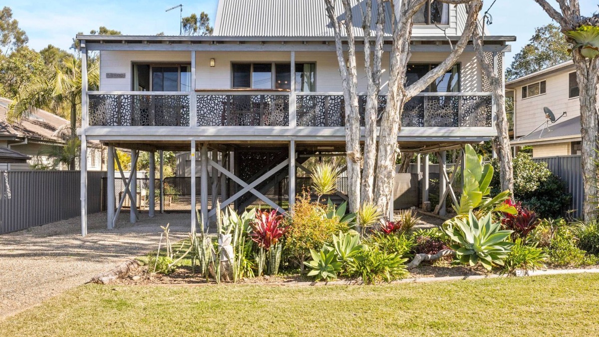 Corindi Beach House | A cozy home located in the coastal village Corindi Beach