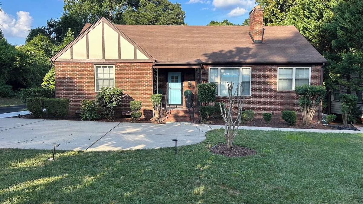Charlotte House | A cozy house with best location