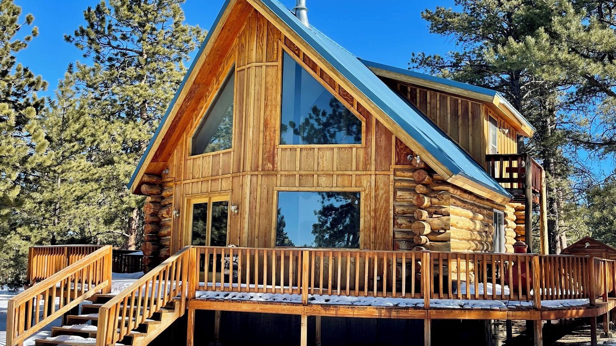 Hartsel Cabin | A cozy log cabin in the Rockies! Close to Buena Vista or daytrip to Breckenridge