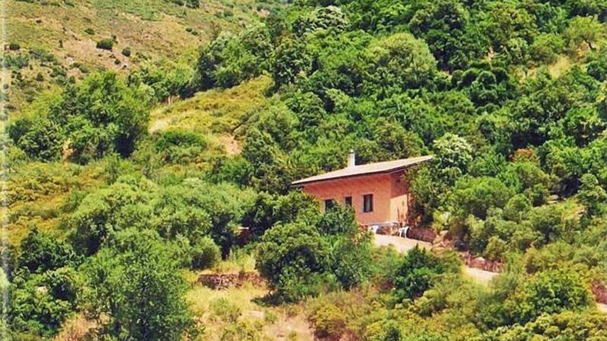 Lanusei House | A cozy vacation house surrounded by natural beauties.