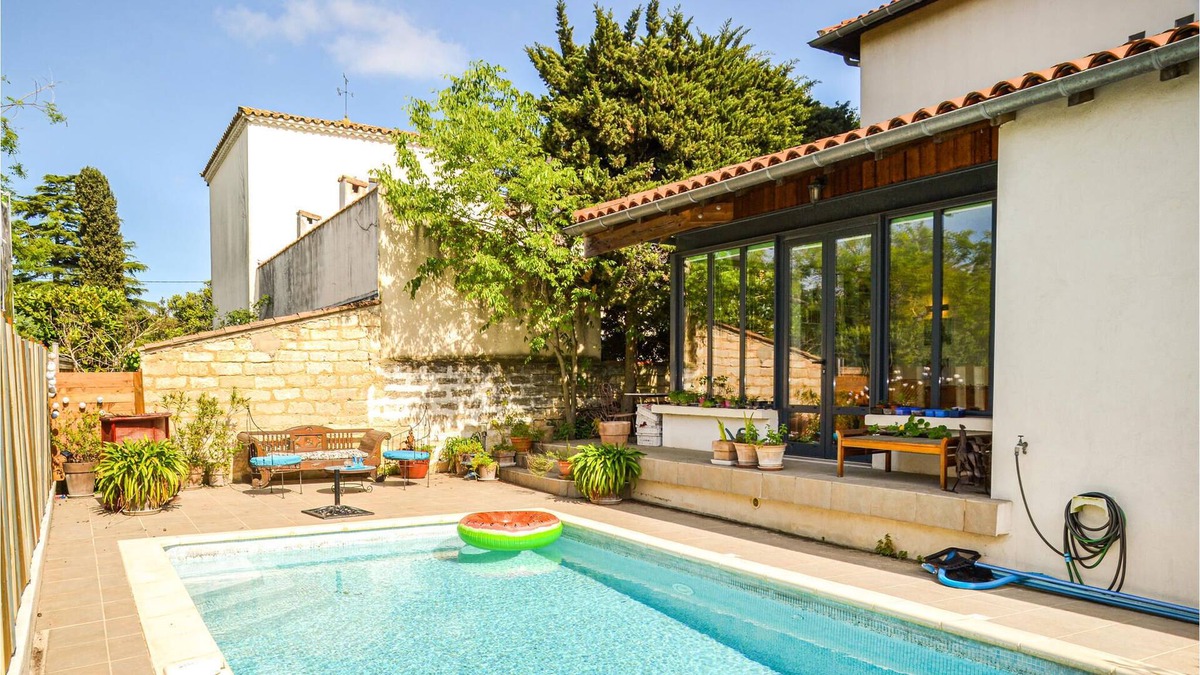 La Chamberte House | A day bright spacious cottage in a quiet location.