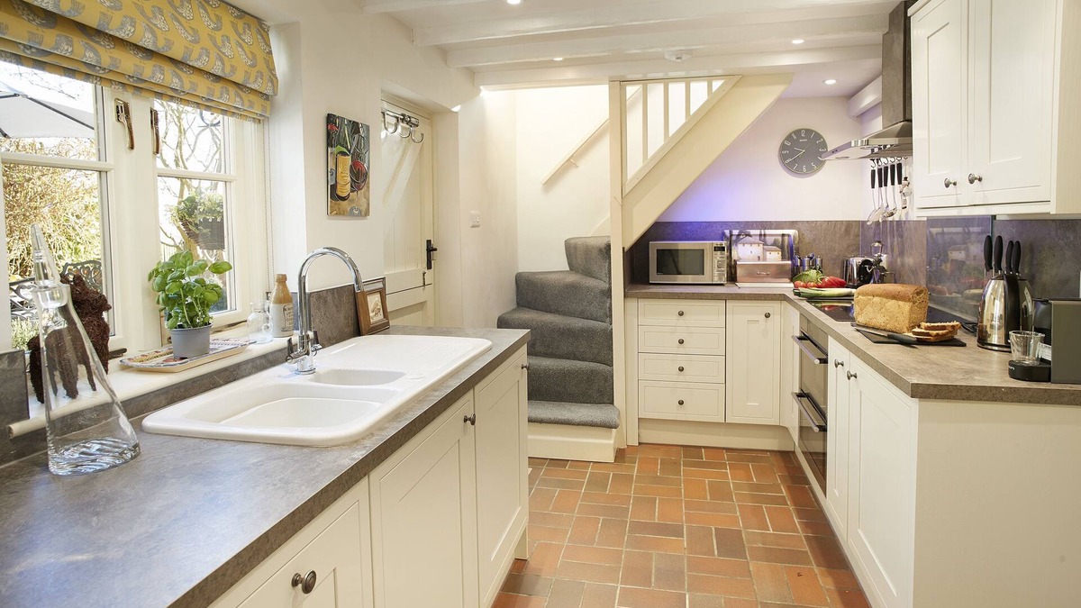Crich Cottage | A delightful stone property that has a traditional countryside charm.