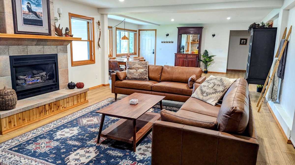 Alberton Apartment | A delightful view from a river farm