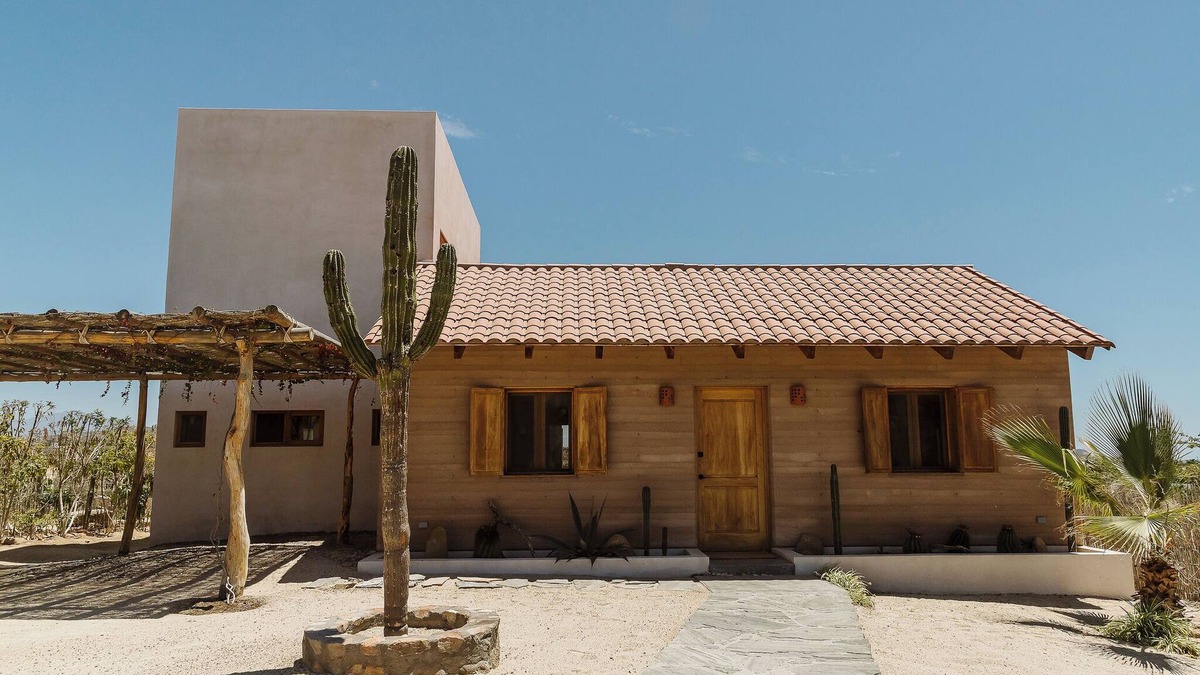 Todos Santos House | A desert oasis with mountain and ocean views just moments from the beach