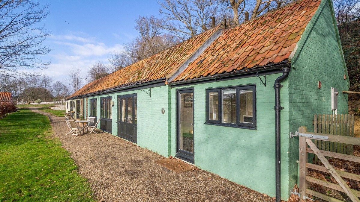 Westleton Cottage | A family-friendly cottage set within ten acres of beautiful landscaped gardens benefiting from onsit