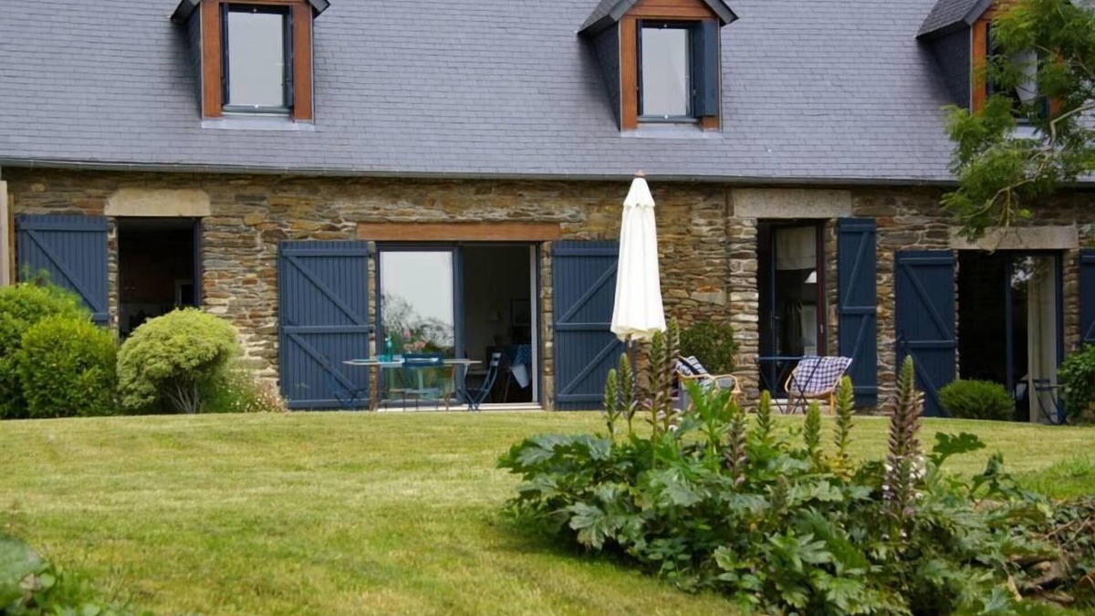 Kerherou House | A family home, vacations by the ocean, beaches within walking distance.