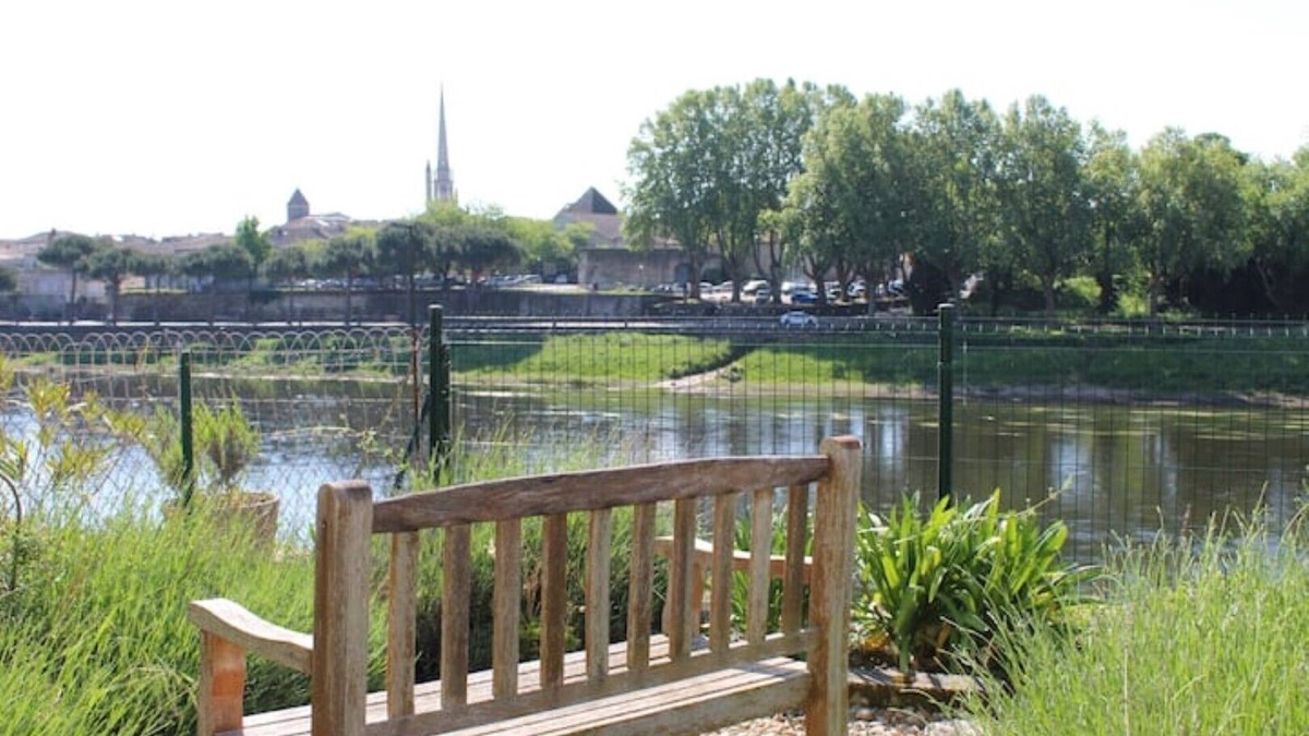 Port-Sainte-Foy-et-Ponchapt House | A Little Gem on the Banks of the River Dordogne