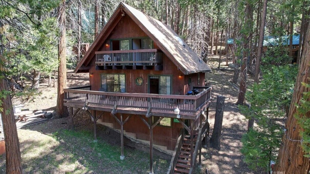 Alta Sierra Cabin | A-Frame Cabin in The Sequoias