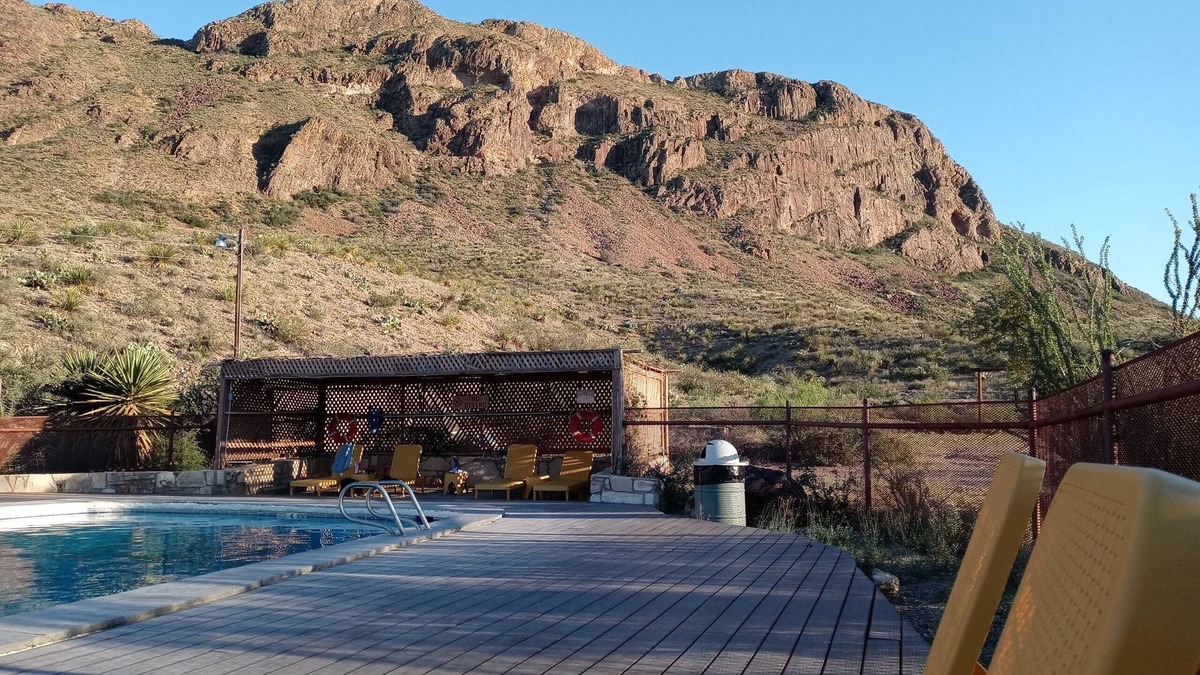 Alpine Cabin | A-Frame desert glamper with pool, wifi, pet-friendly.