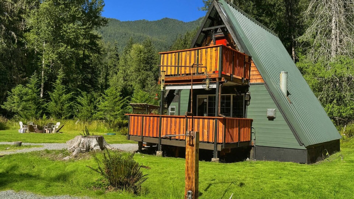 Ashford Cabin | A-Frame @ Entrance to Rainier w/Hot Tub & WiFi
