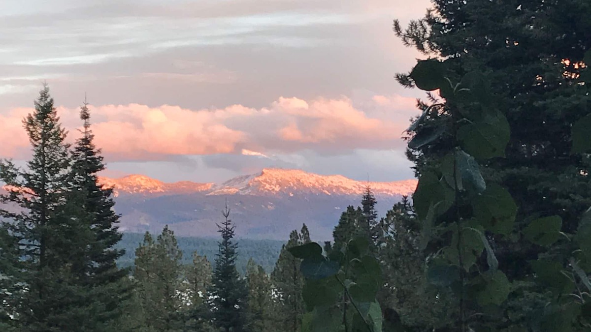 McCall House | A-frame escape with Payette Lake views and backdoor Forest access. Pet Friendly.