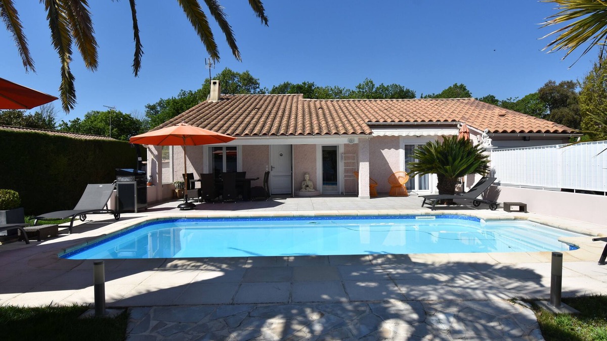 Frejus Villa | A FREJUS superb VILLA */Swimming pool 6 pers. Dom. Residence sec 4 kms beach