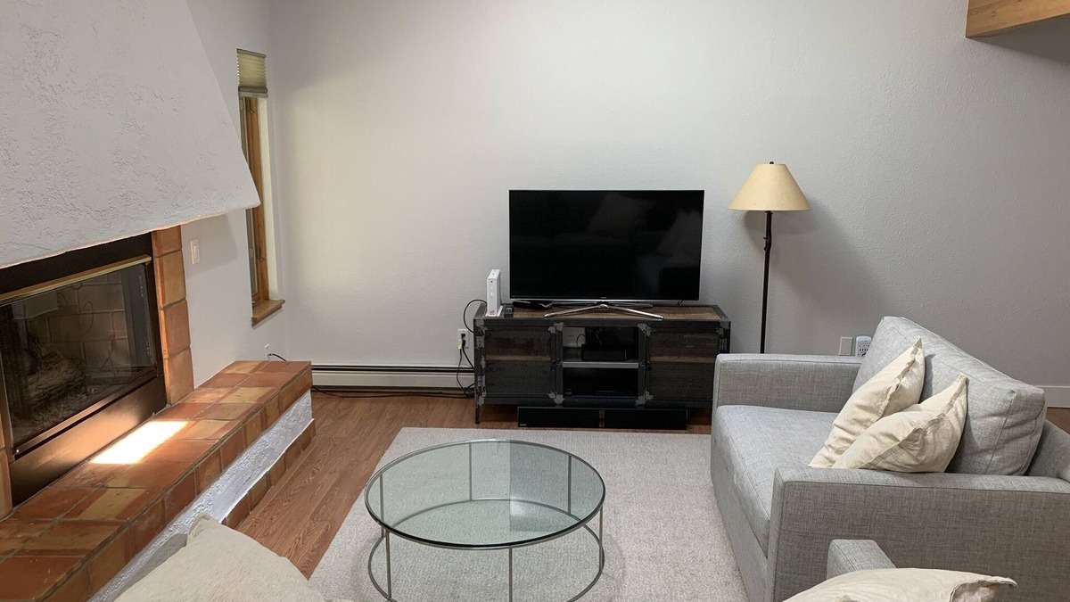 Intermountain House | A Fully Stocked and Remodeled 3 BR Vail Modern Condo in amazing West Vail!