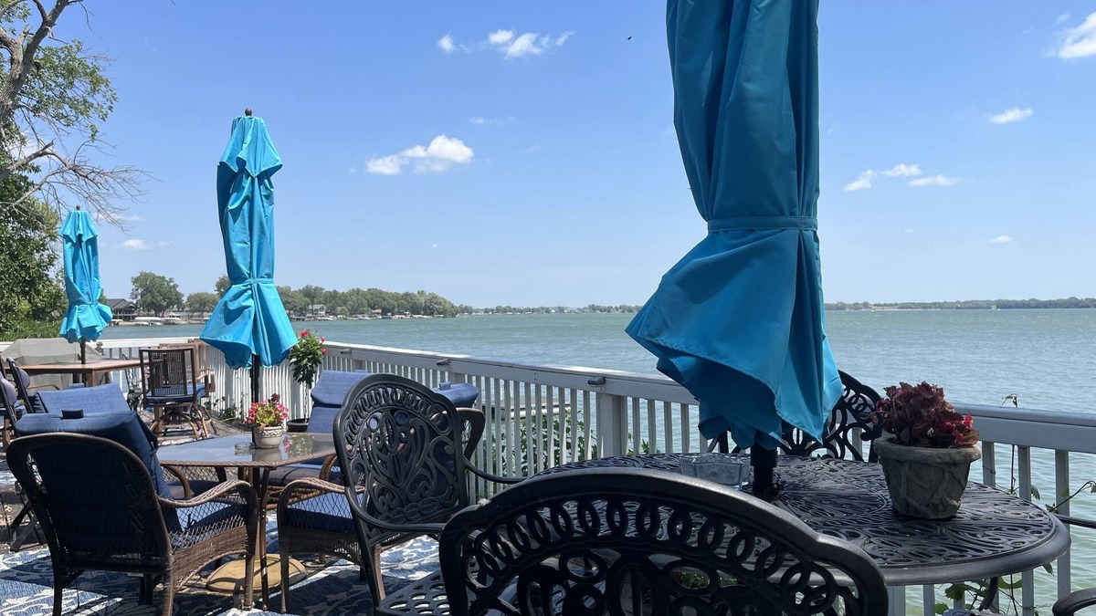 Clay County House | A Fun Fall Retreat! Near Okoboji, Lakeside Suite on Lost Island Lake