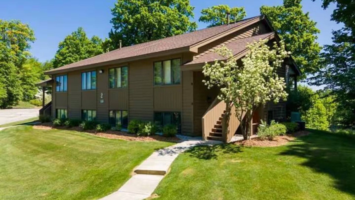 Kewadin House | 🍁 A-Ga-Ming 2BR Escape | Torch Lake Views + Golf ➠ 755