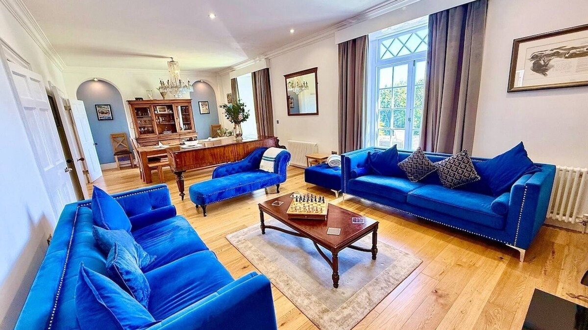 Laugharne House | A Grand Georgian Grade II Listed Mansion with view