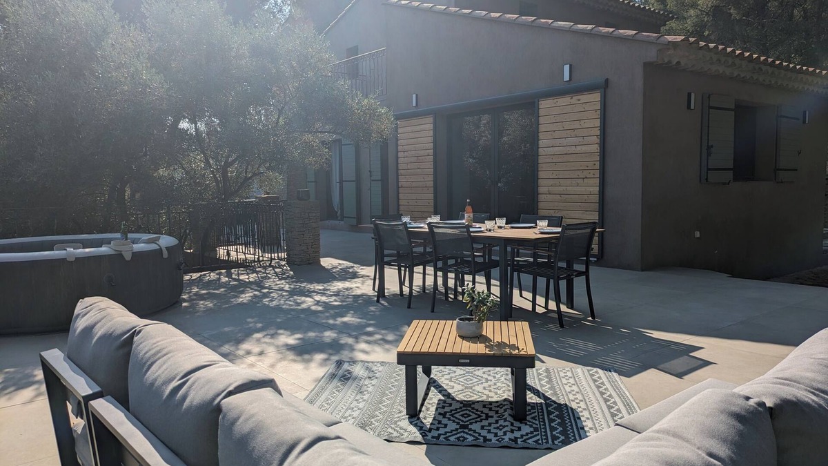 Ceyreste Villa | A haven of peace between sea and pine forest