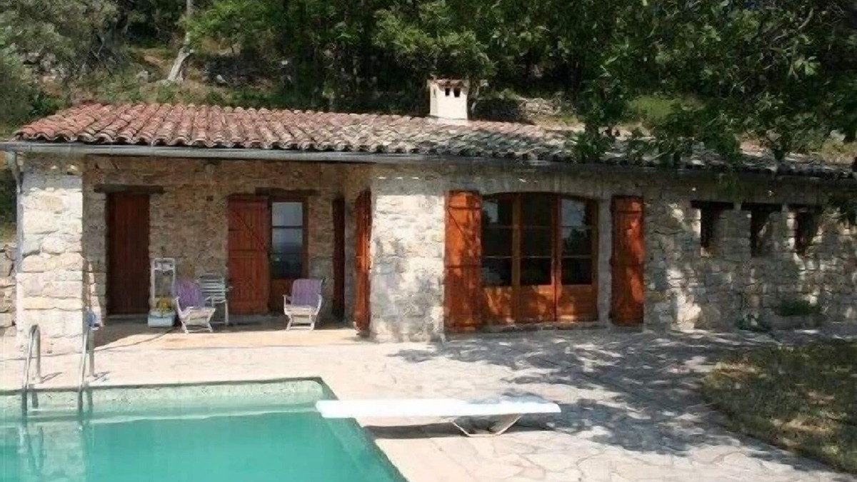 Fayence Villa | A haven of peace in a wild setting with an olive grove garden pool