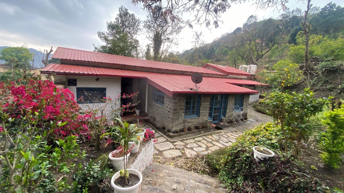 Smanora Range House | A heritage British bungalow beautifully restored as a homestay near Nainital.