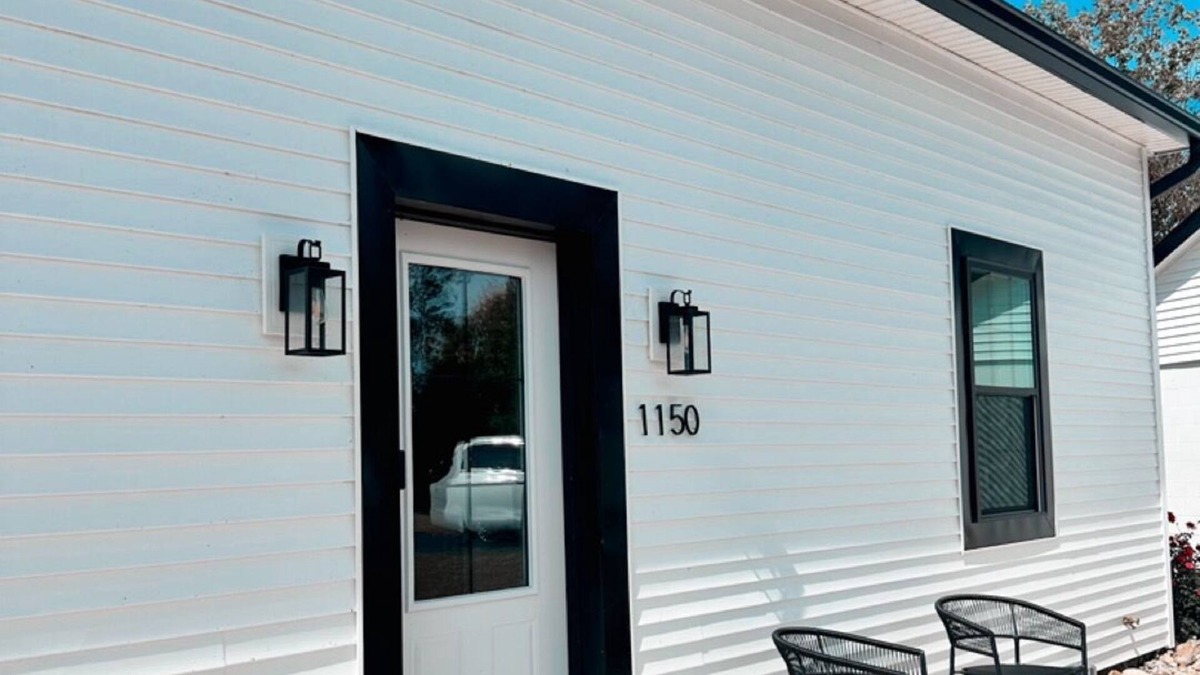 Xenia House | A historic 2 acre property just minutes from town
