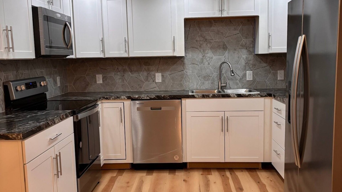 New Castle Apartment | A Home Away From Home