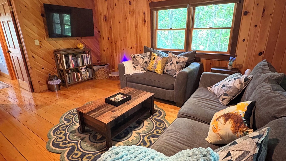 Galax Cabin | A Hopeful Mountain - 10 mins from Galax & the Blue Ridge Parkway!