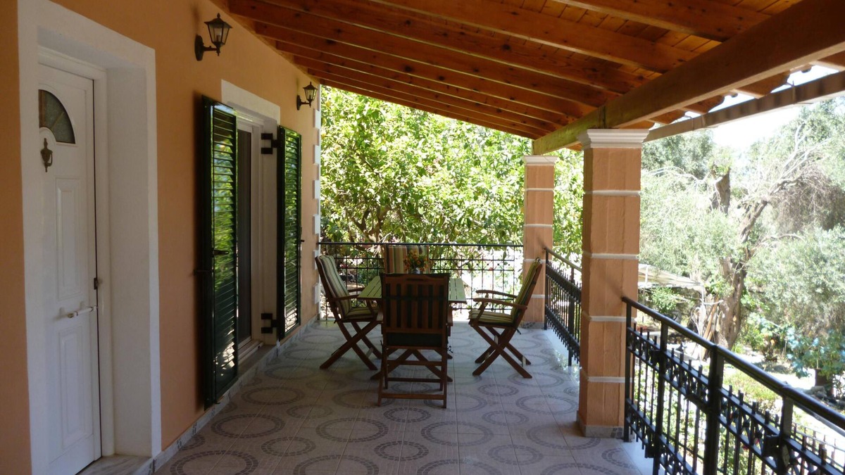 Agia Pelagia Chlomou House | A House for Relaxation