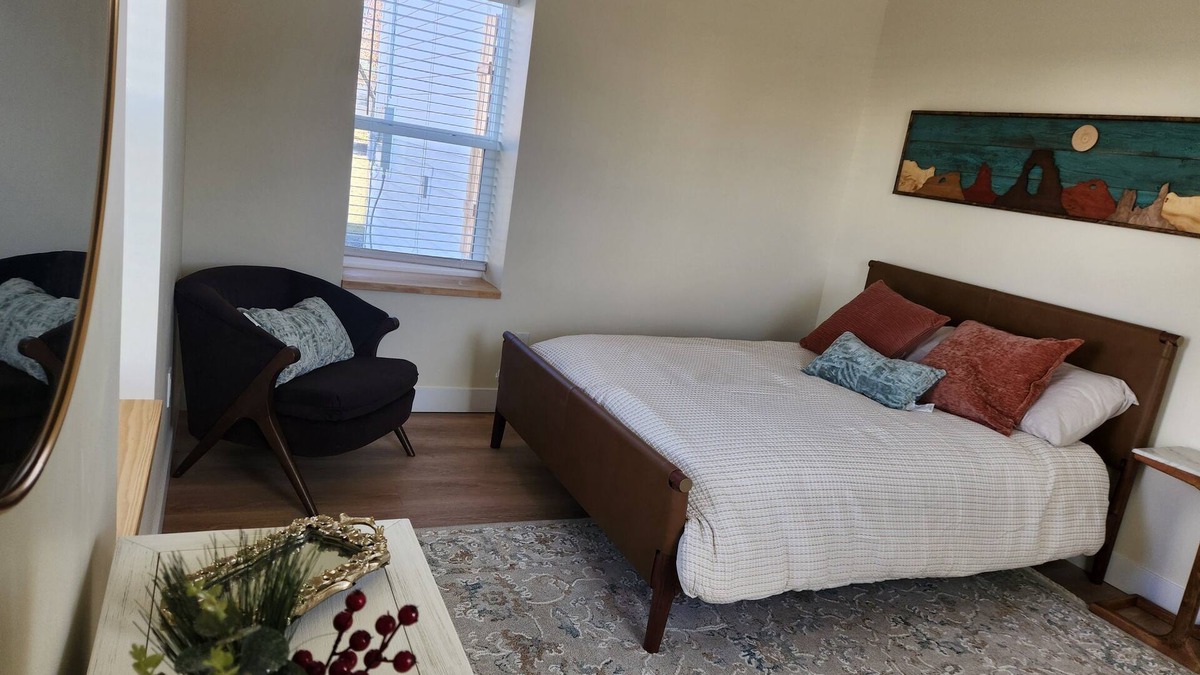 Logan House | A house in the heart of Logan with shops, restaurants, and experiences near.