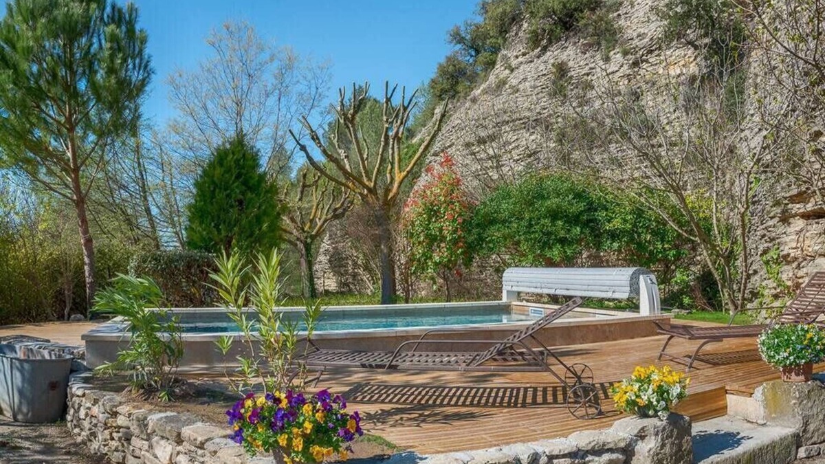 L'Isle-sur-la-Sorgue House | A jewel at the river's edge