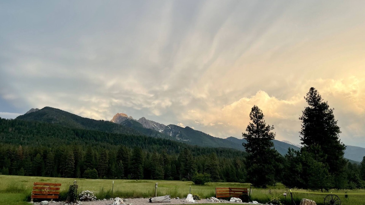 Ronan Apartment | A Jewel at the Edge of the Mission Mountains, secluded, quiet &lots of wildlife.