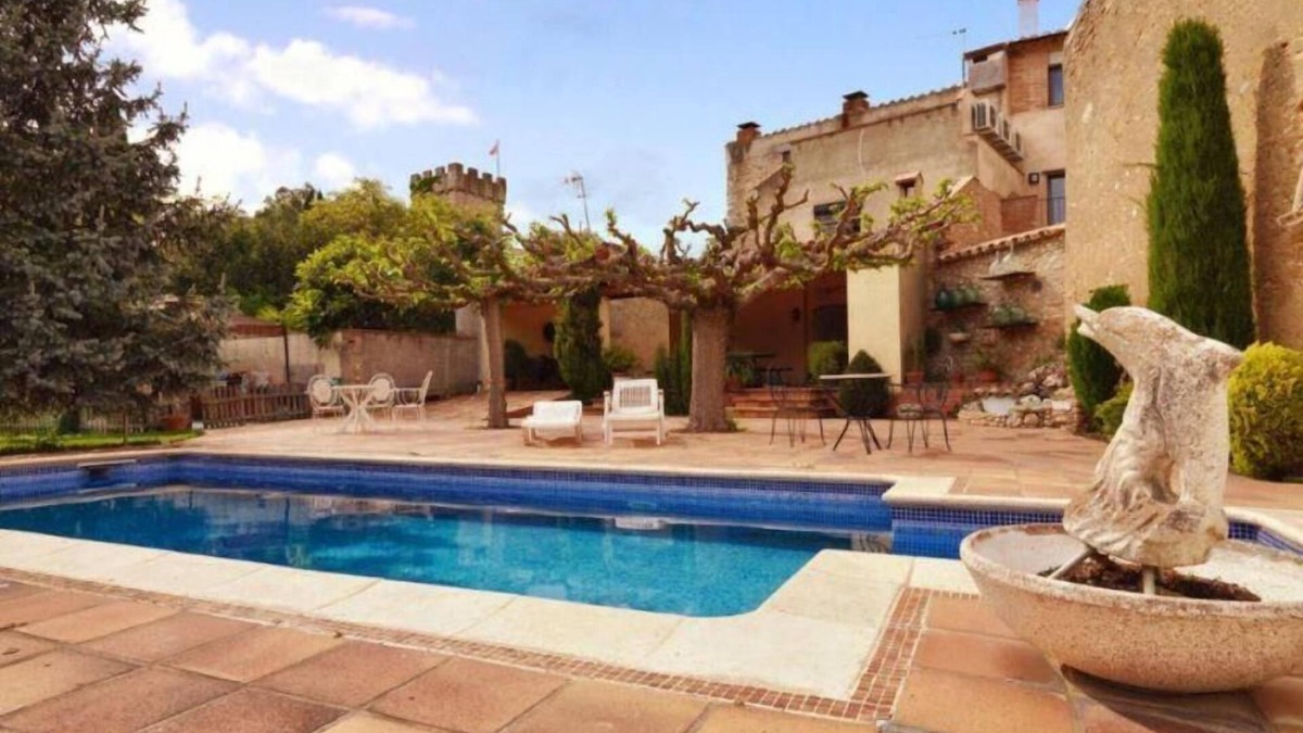 Creixell House | A jewel. Charming typical Catalan stone villa with pool and garden