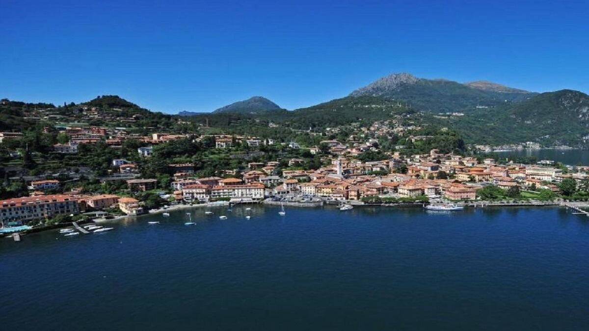 Ca' Bianca House | A JEWEL PLACE TO STAY WITH VIEWS OVER THE LAKE FACING MENAGGIO