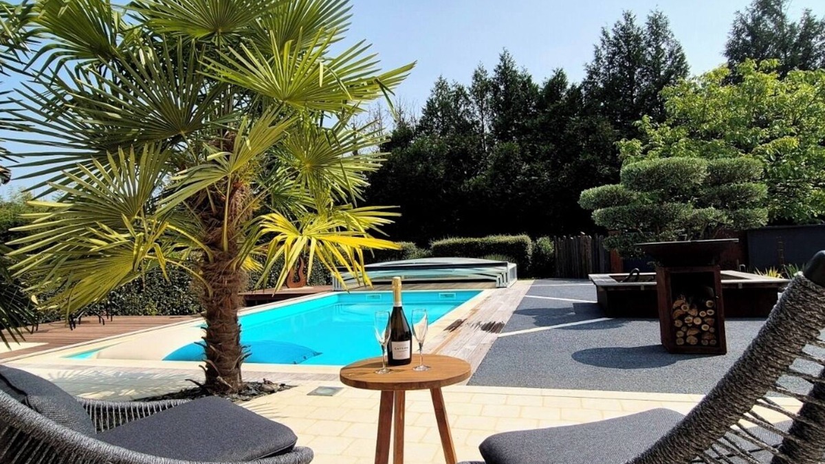 Lorigne Bed & Breakfast | A la Jolie Campagne - bed and breakfast with breakfast and swimming pool