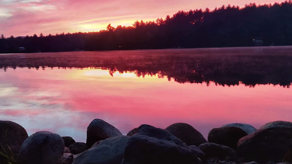 Freedom House | A little slice of paradise, in all 4 seasons. Private beach, Dock and Sunsets!