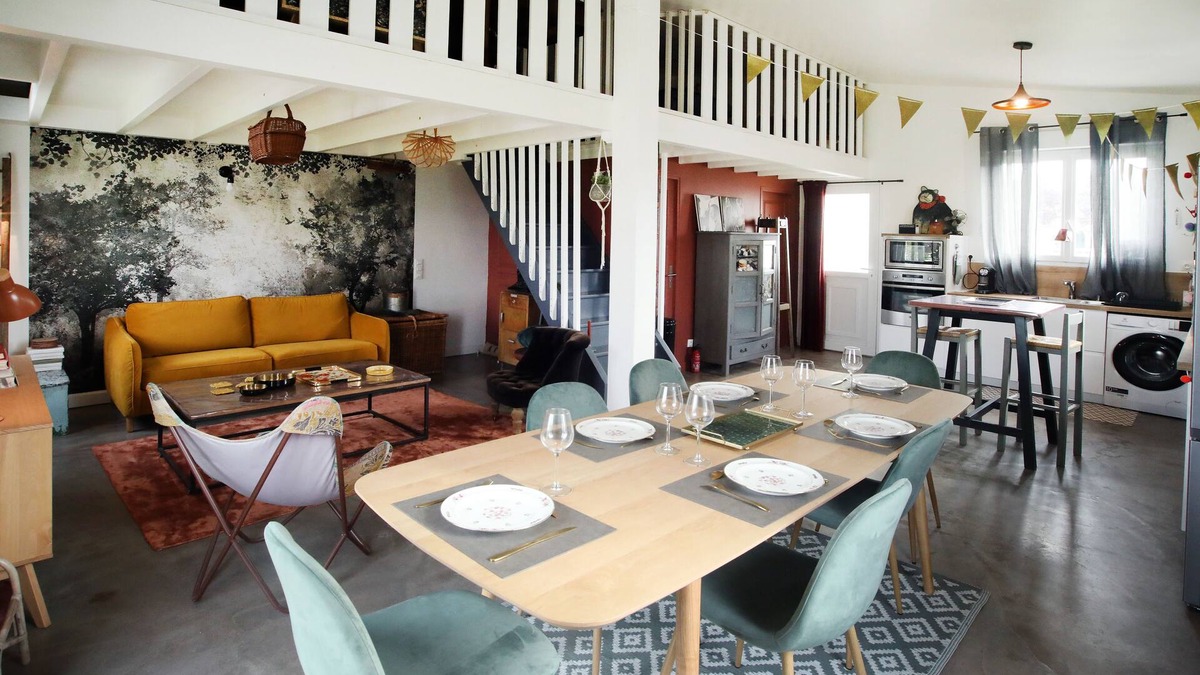 Senlis House | A love at first sight house in a large garden just next to the center of SENLIS
