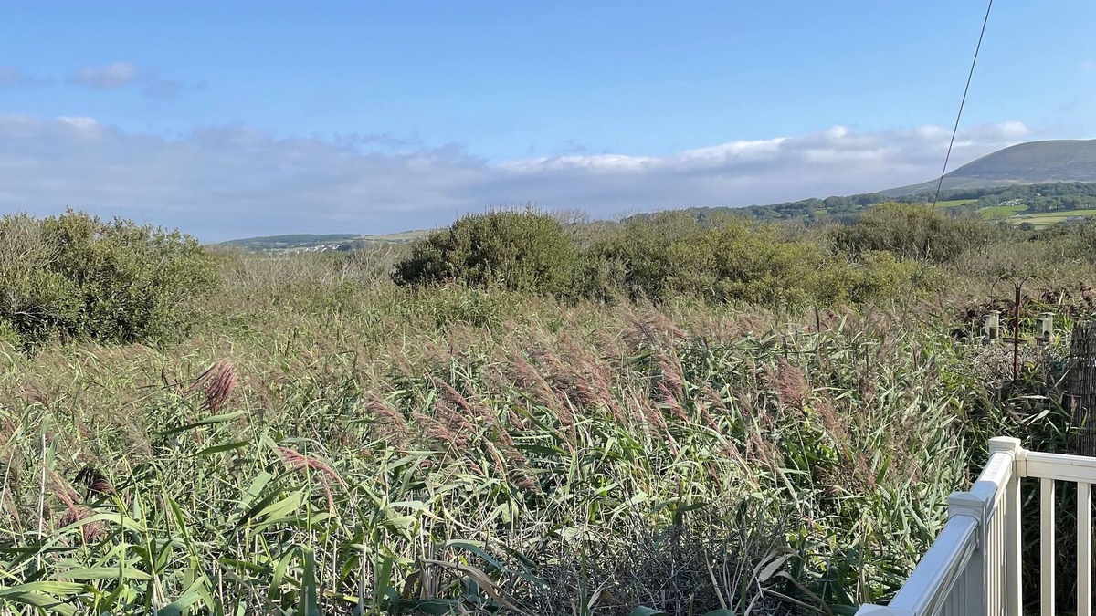 Talybont House | A lovely 6 berth static wales. by the beach. Close to amenities