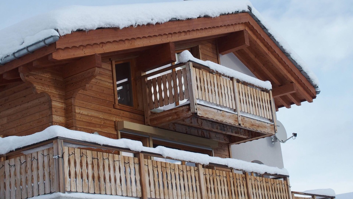 Heremence Ski Chalet | A lovely modern ski chalet in the four valleys area of Switerland