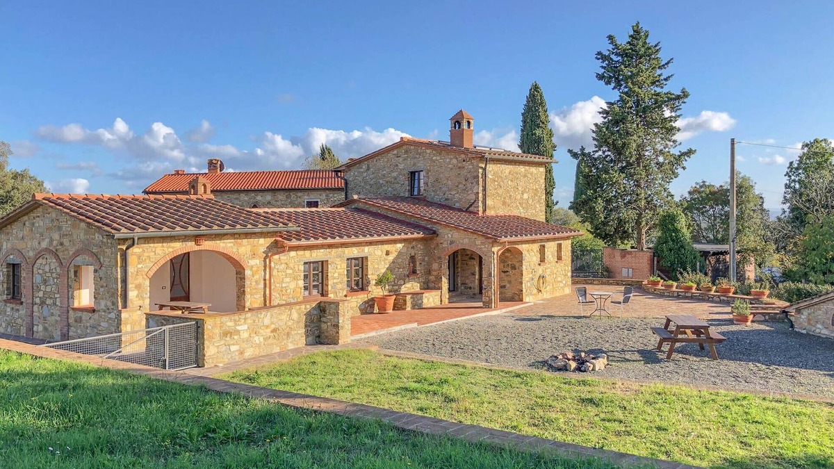 Monteverdi Marittimo House | A lovingly & inventively renovated farmhouse in the heart of nature