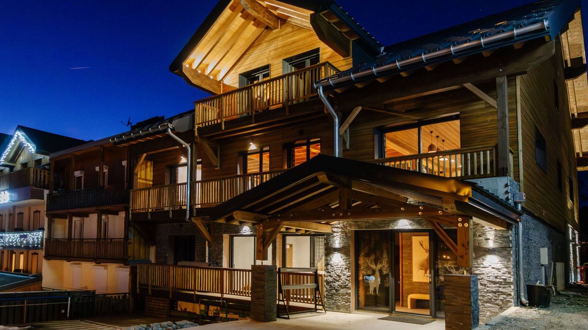Saint-Francois-Longchamp Ski Chalet | A luxury chalet at the foot of the slopes