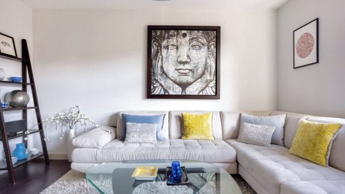 Cathedrals Apartment | A Luxurious Designer Apartment in the most historic part of central London.
